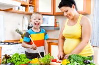 pregnant_woman_-_son_-_food_preparation