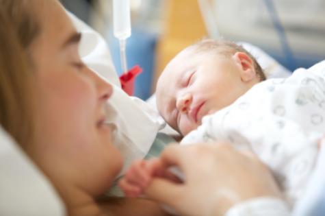 newborn_baby_and_mum_-_hospital