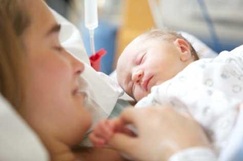 mum-with-newborn