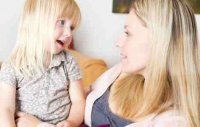 mum-talking-to-toddler