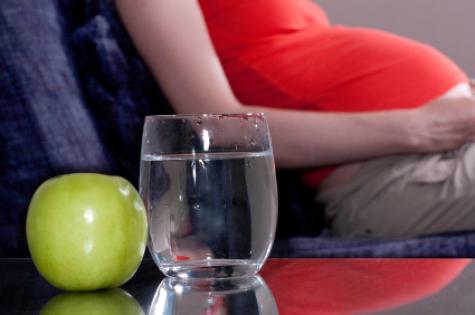 pregnant_woman_and_water