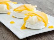 mini_mango_pavlova