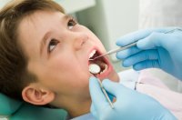 child_at_dentist