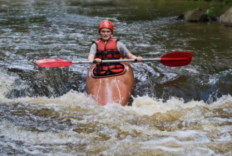 teen_girl_kayaking