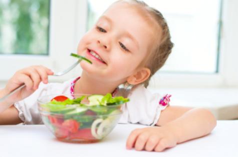 girl_eating_veges