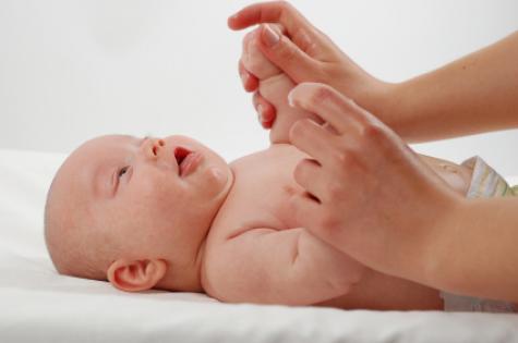 newborn_baby_massage