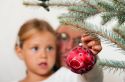 give_children_narrative_-_christmas_-_bauble