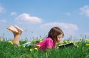 girl_reading_outdoors