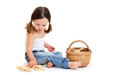 toddler-playing-girl