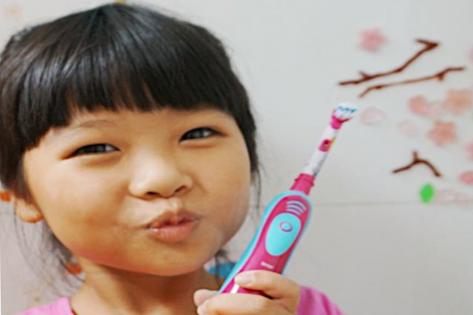 mop-girl-toothbrush