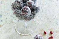 Img fig and cashew energy balls1