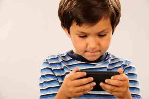 child-on-smartphone